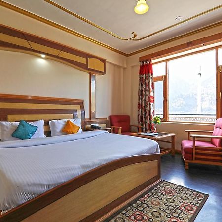 Hotel Prini Inn Manāli Exteriér fotografie