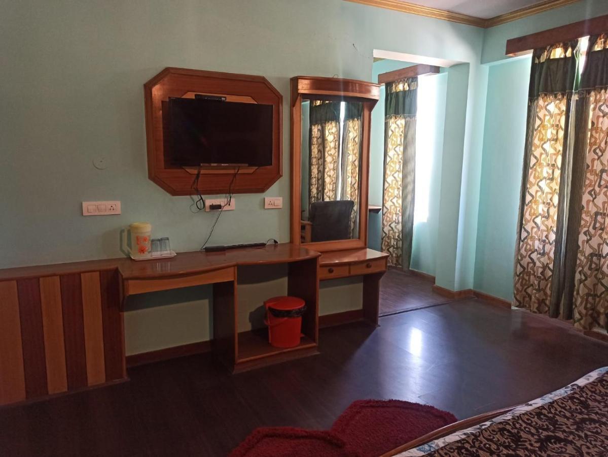 Hotel Prini Inn Manāli Exteriér fotografie
