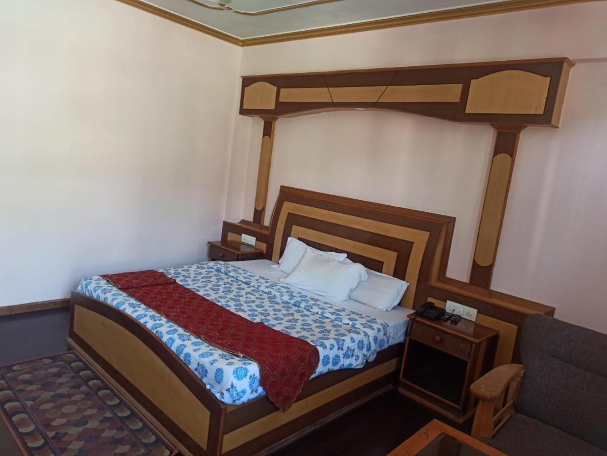 Hotel Prini Inn Manāli Exteriér fotografie