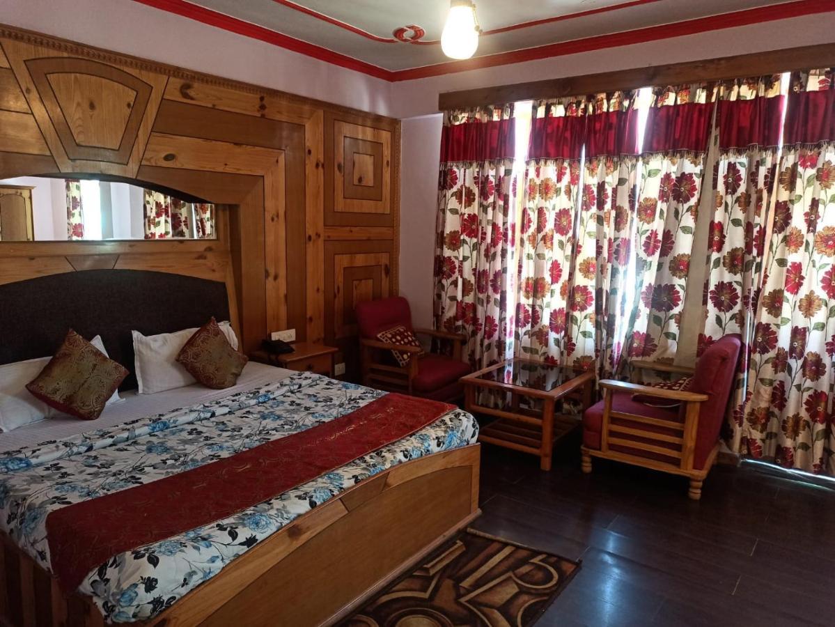 Hotel Prini Inn Manāli Pokoj fotografie