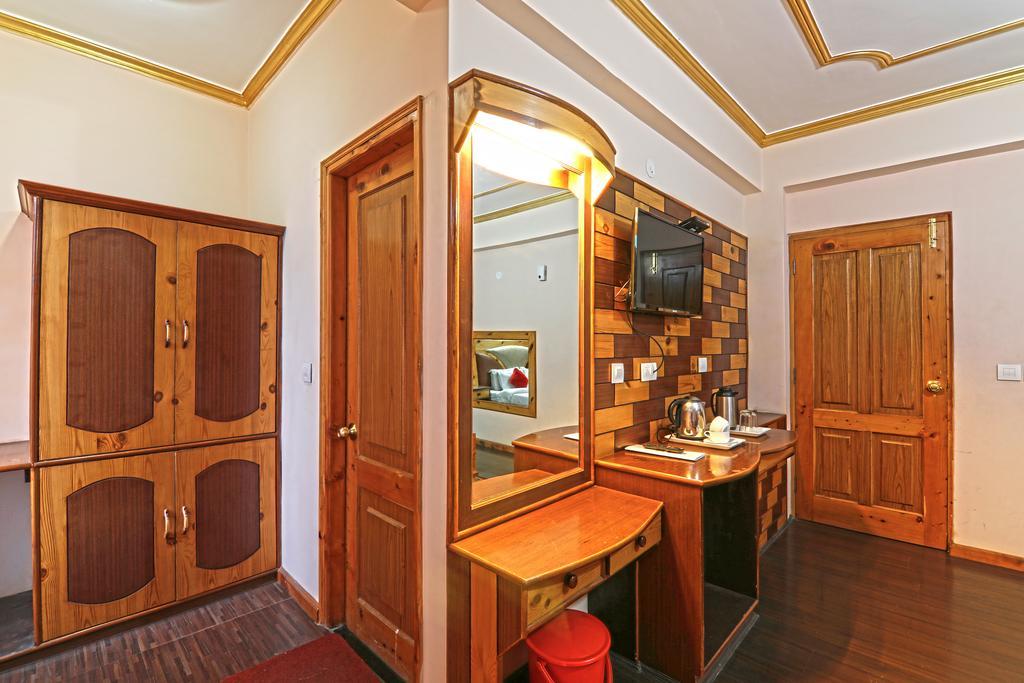 Hotel Prini Inn Manāli Exteriér fotografie