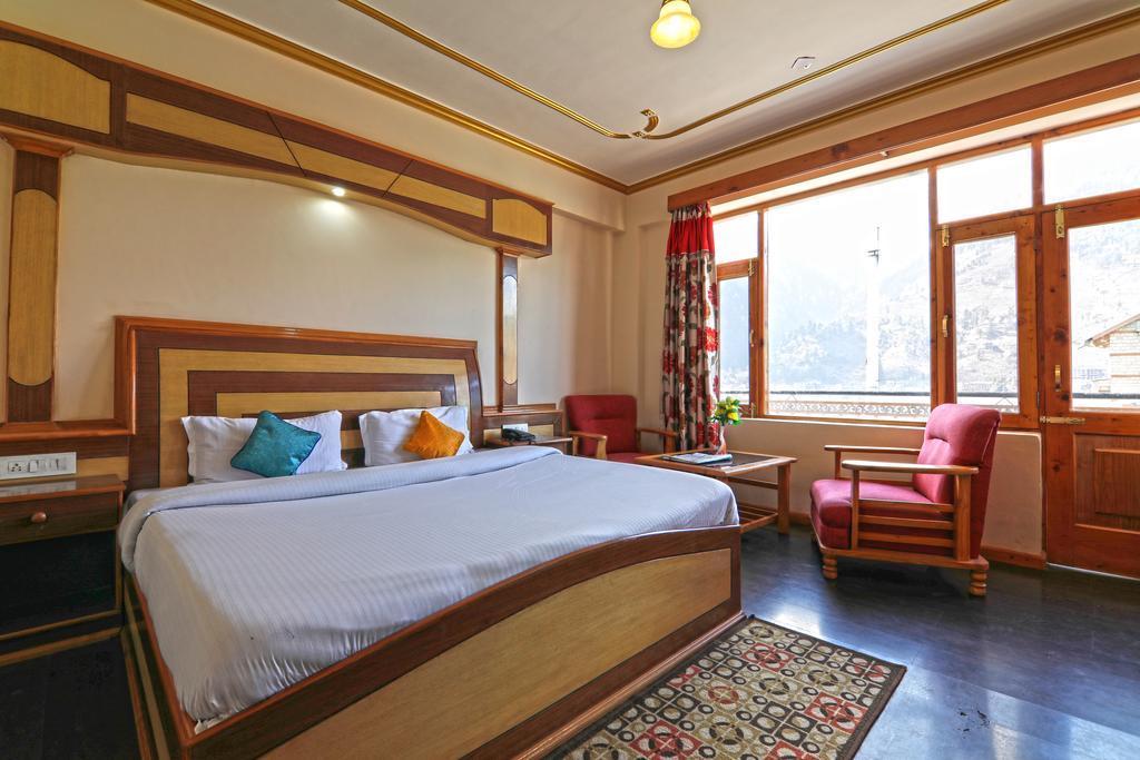 Hotel Prini Inn Manāli Exteriér fotografie