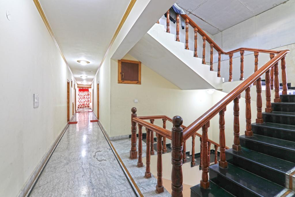 Hotel Prini Inn Manāli Exteriér fotografie