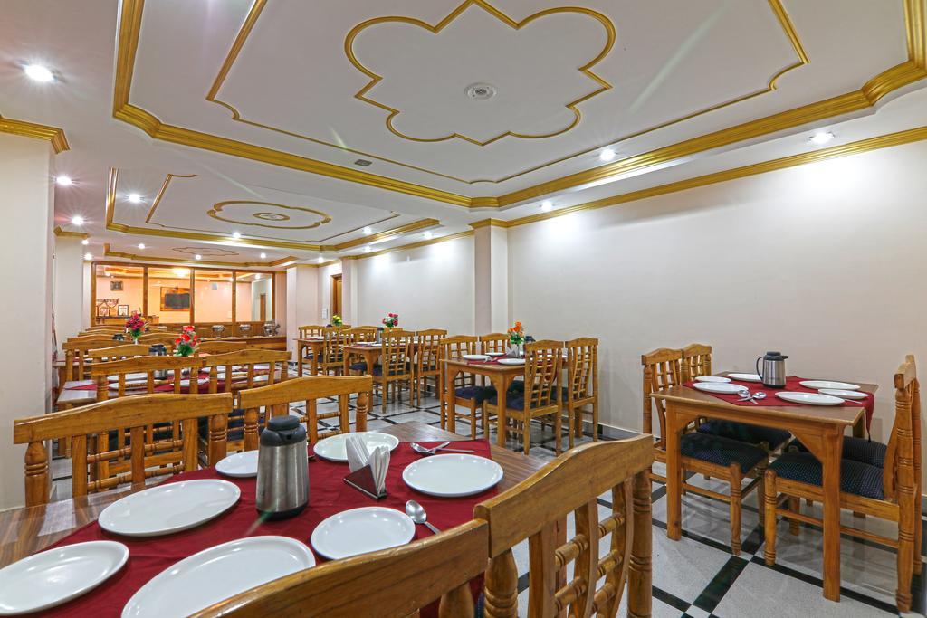 Hotel Prini Inn Manāli Exteriér fotografie