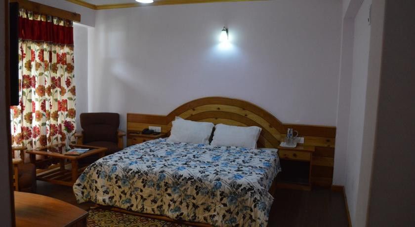 Hotel Prini Inn Manāli Exteriér fotografie